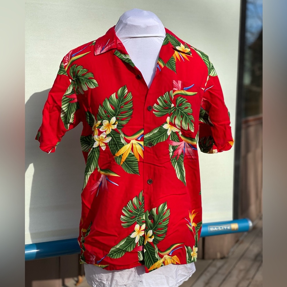 Vintage-style Hawaiian shirt. Size 18 - approx 18-inch chest. Red floral print
